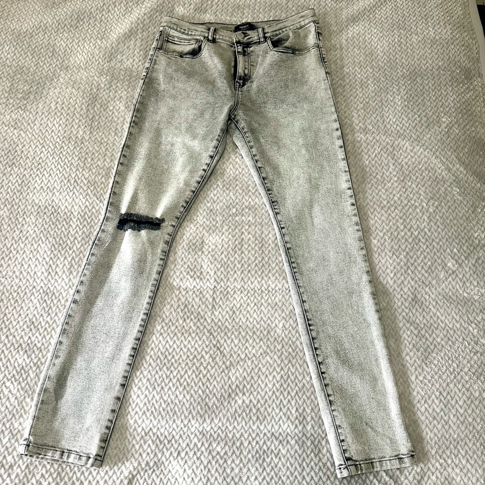 Forever 21 Men’s Black Ripped Skinny Jeans – Size 33, Stone Washed